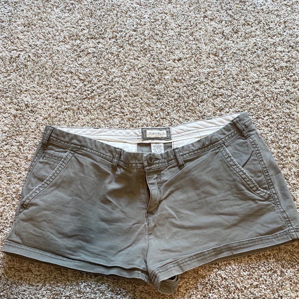 Women’s olive cargo shorts